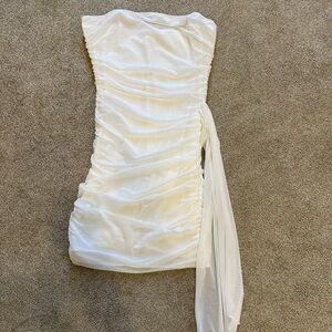 White bodycon dress